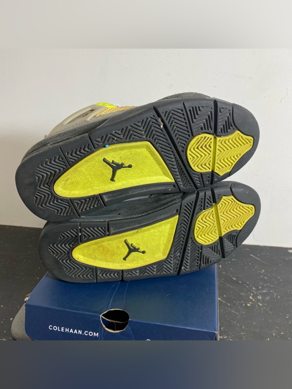 Size 6Y - Jordan 4 SE 95 Neon - Picture 9 of 9